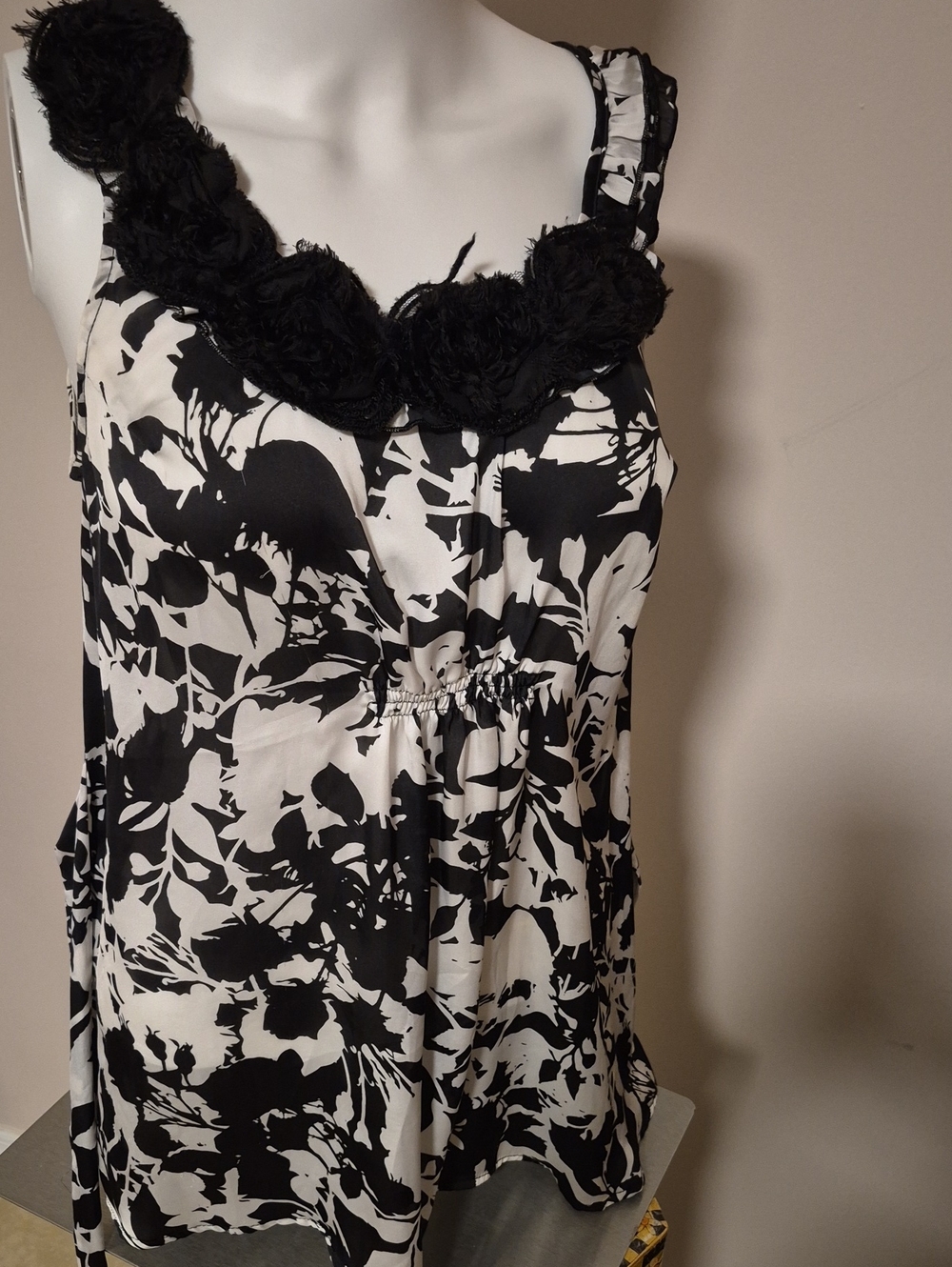 Black & White Floral-Print Rosette-Trim Camisole